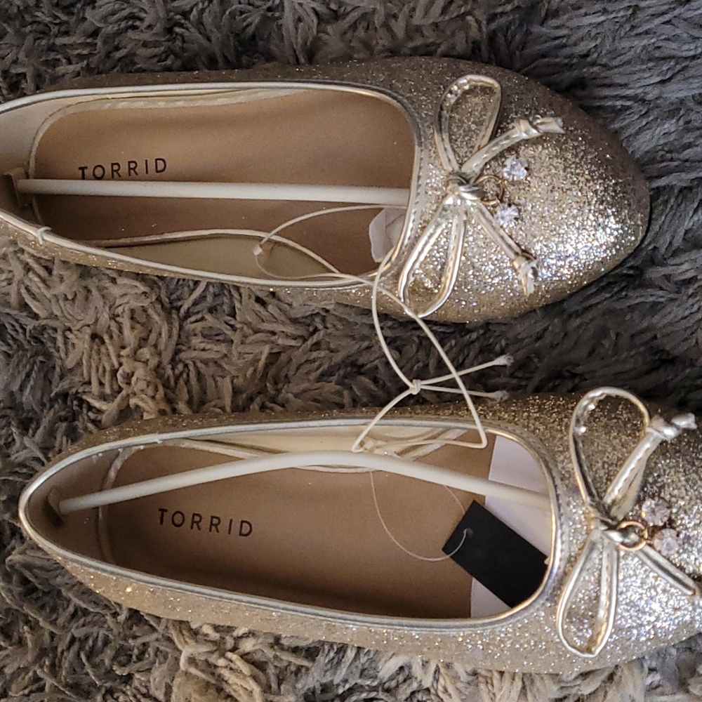Torrid Gold Clitter Flats. 9.